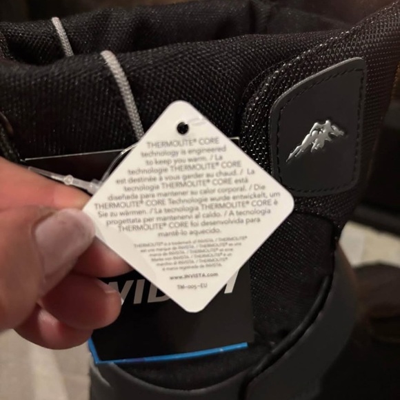 Tundra Quebec Waterproof,Thermolite Insulated,Velcro slip in,rugged sole boot - Picture 11 of 11